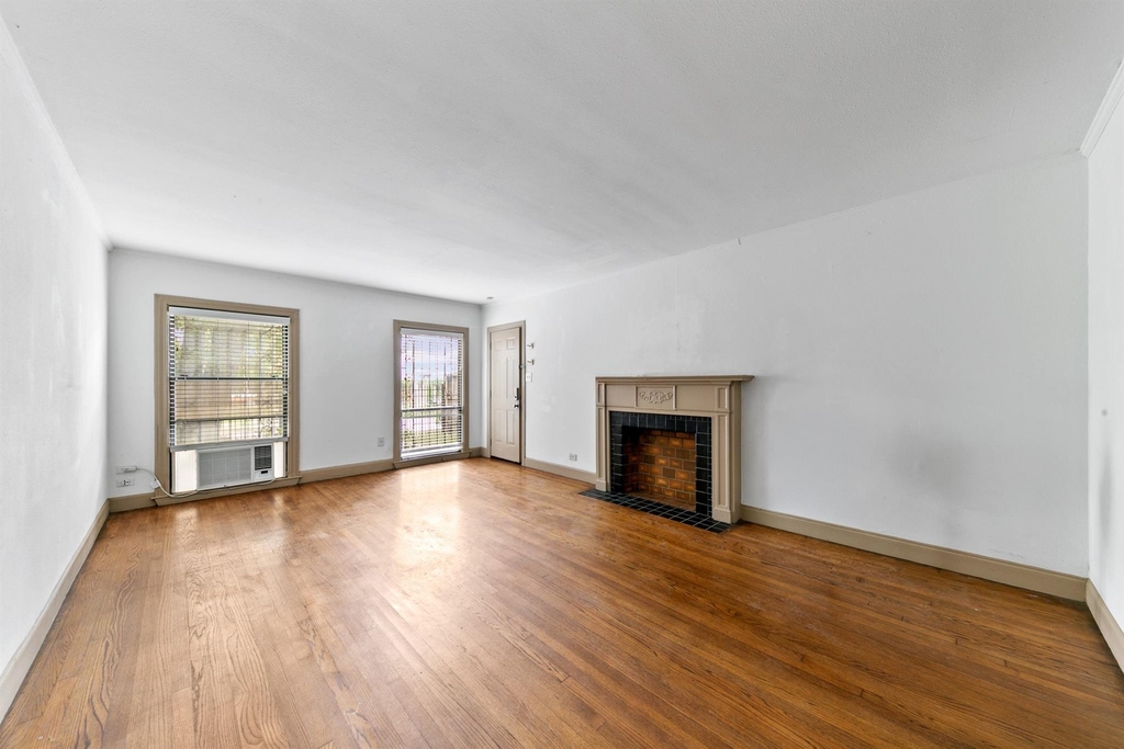 1821 Oakdale Street - Photo 6