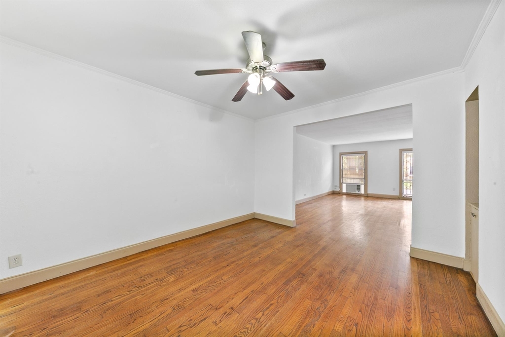 1821 Oakdale Street - Photo 10