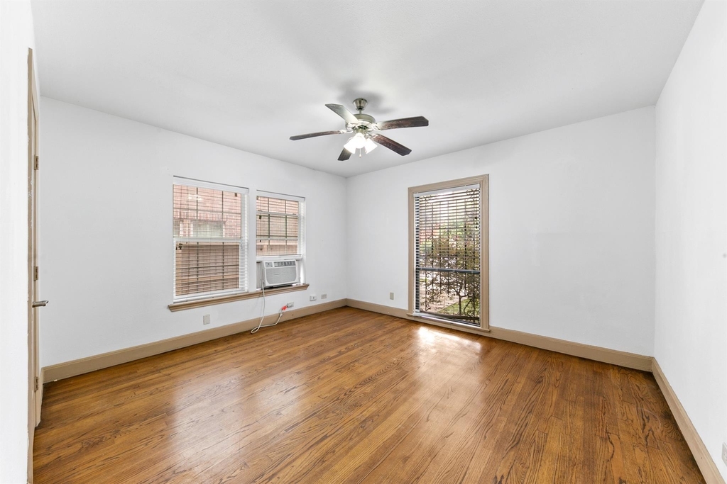 1821 Oakdale Street - Photo 16