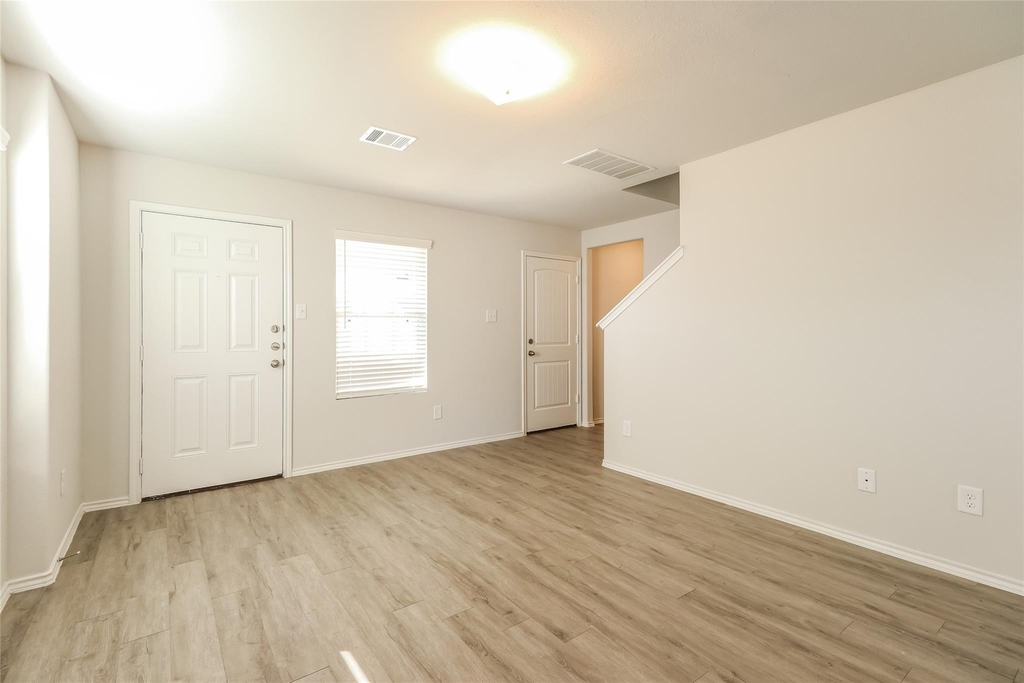 2736 Atlas Drive - Photo 5