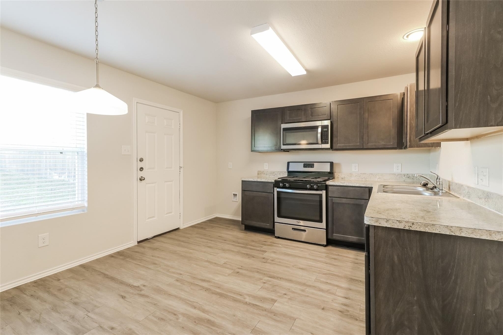 2736 Atlas Drive - Photo 3