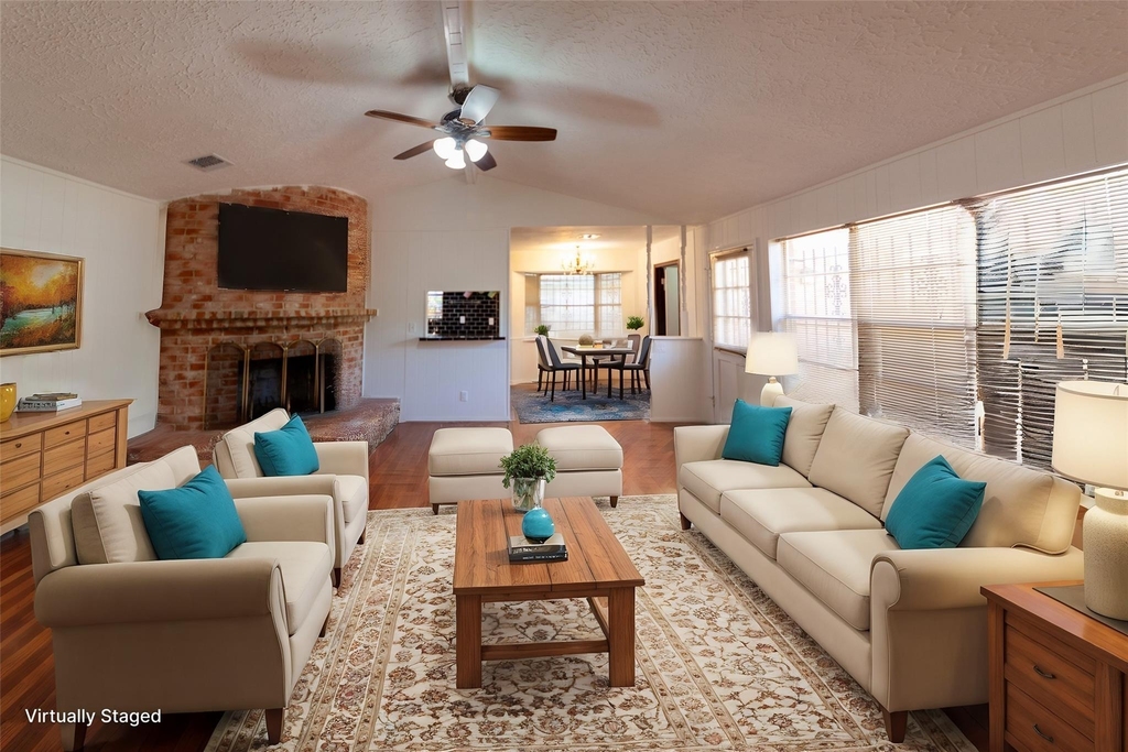 8826 Roos Road - Photo 3