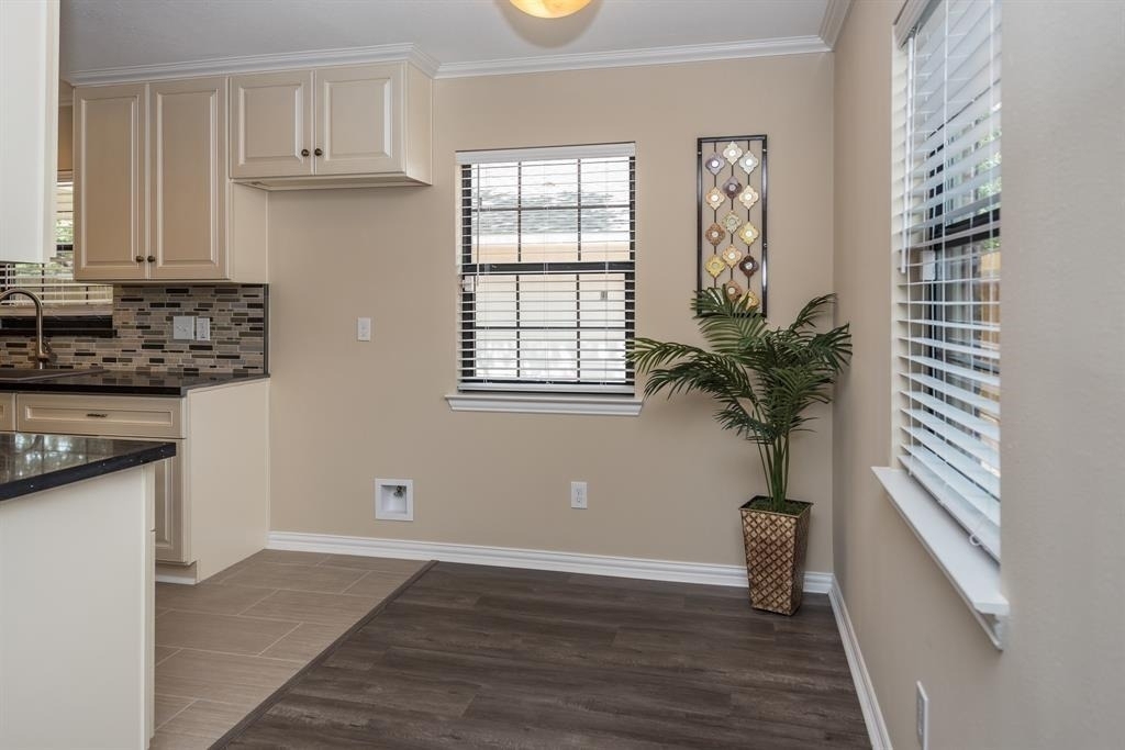11038 Waxwing Street - Photo 9