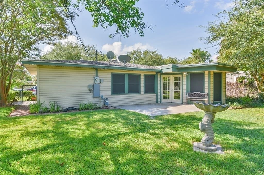 108 Dolphin Avenue - Photo 1