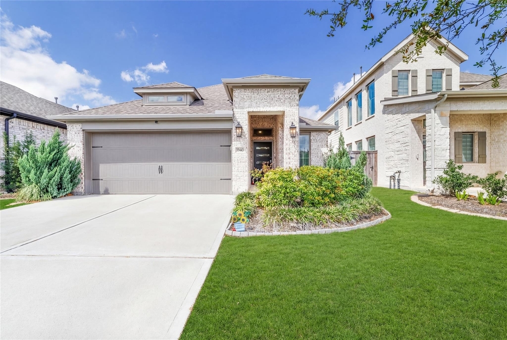 10443 Cecilia Star Lane - Photo 0