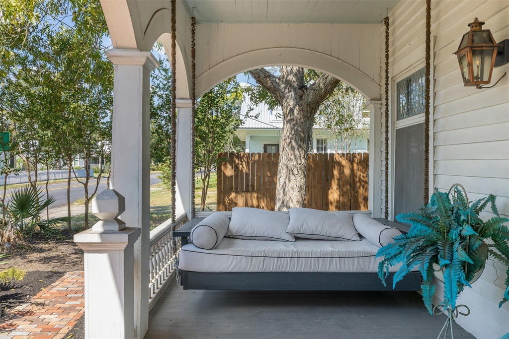 206 N Rusk - Photo 2