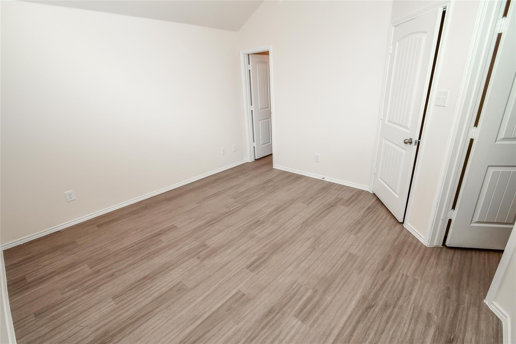 4006 Silver Ranch Road - Photo 5