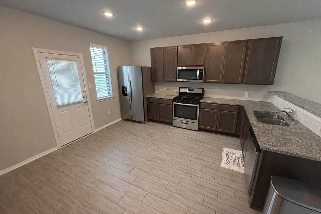 20023 Tuft Canyon Court - Photo 5