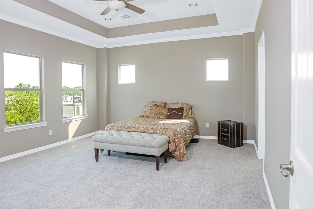 3911 Griggs Road - Photo 2