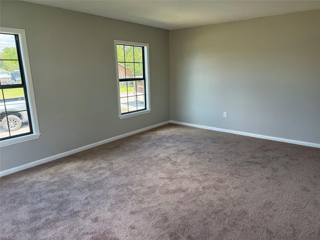 411 N Baron Street - Photo 6