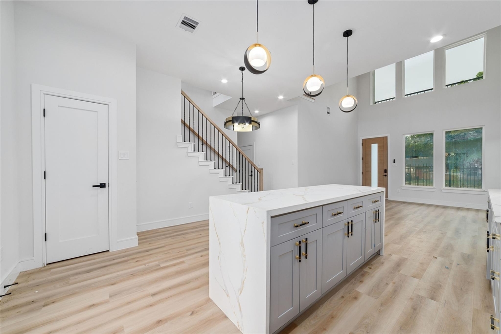 6717 England Street - Photo 6