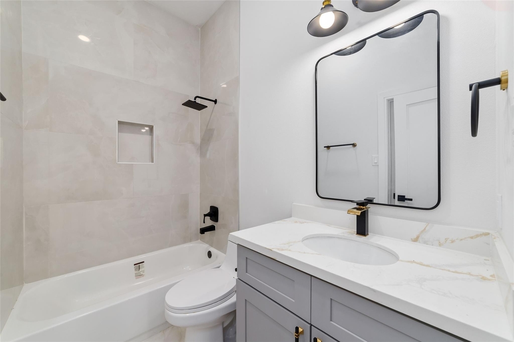 6717 England Street - Photo 9