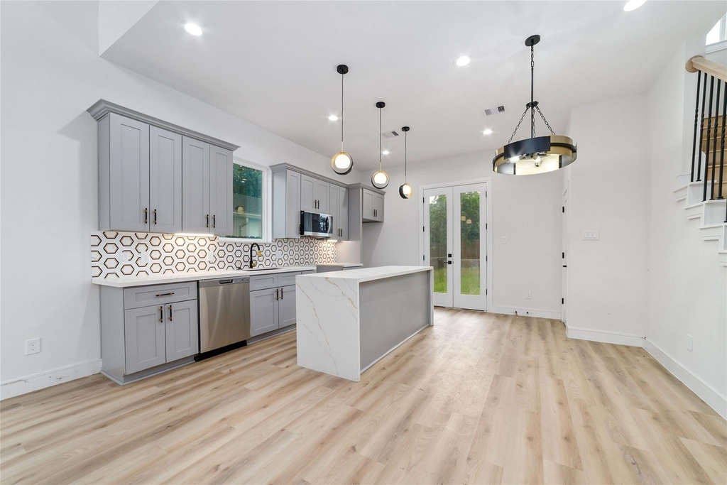 6717 England Street - Photo 4