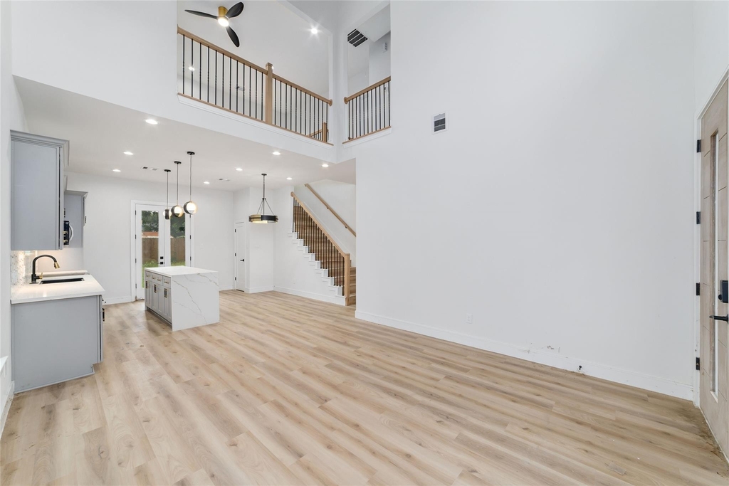 6717 England Street - Photo 2