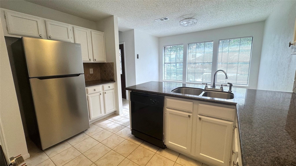 9826 Chiselhurst Drive - Photo 9