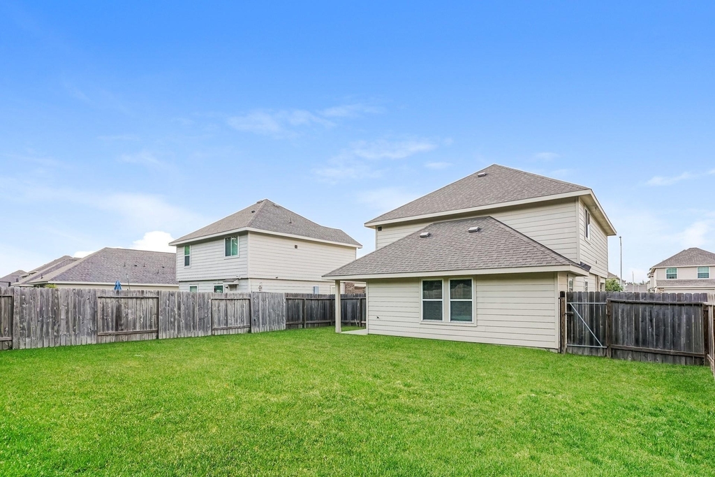 8626 Middleton Oaks Circle - Photo 3