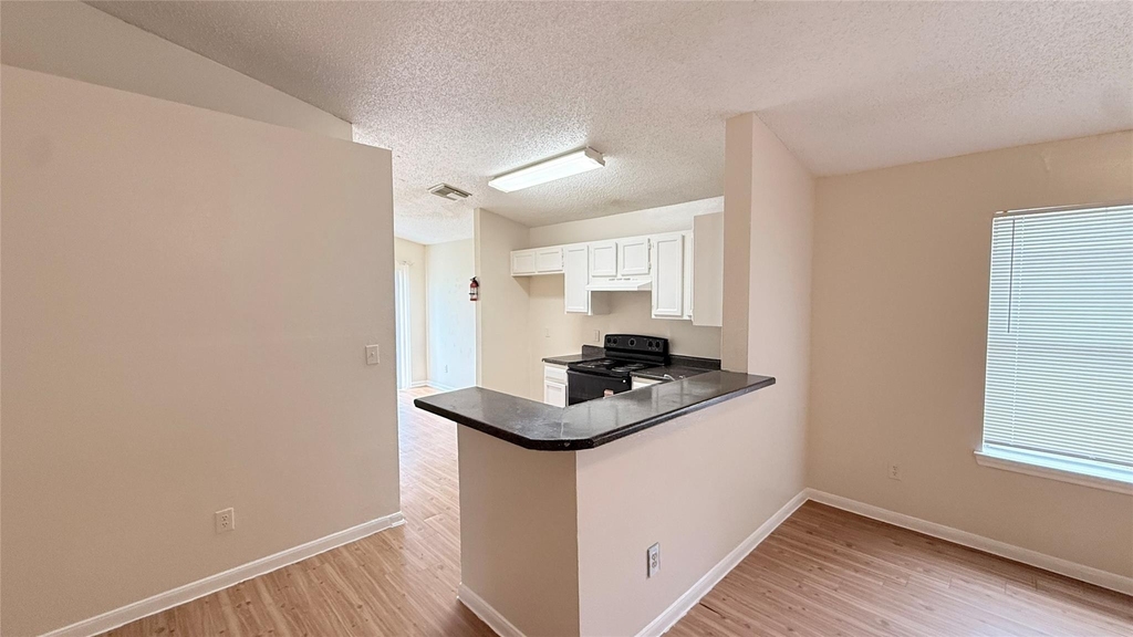 15821 Ridgecroft Road - Photo 3