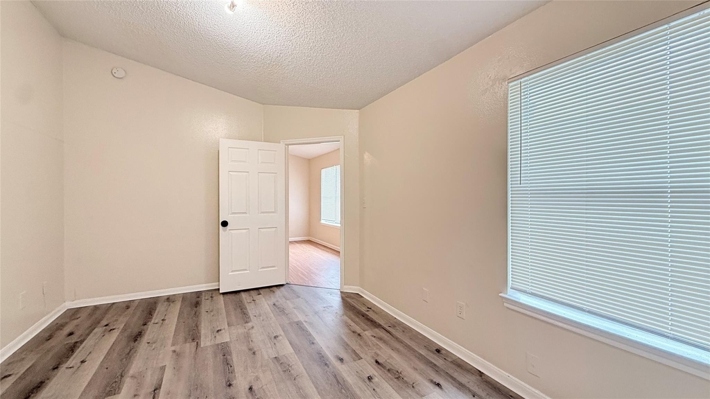 15821 Ridgecroft Road - Photo 7