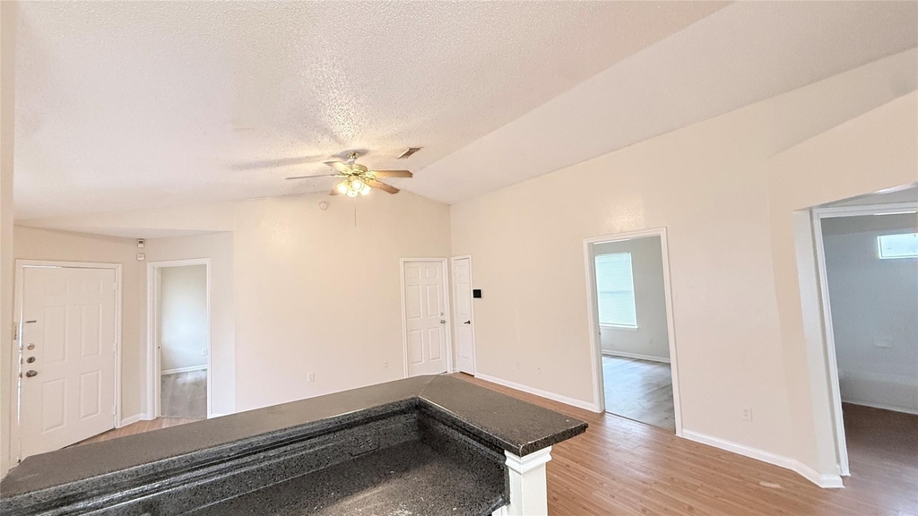 15821 Ridgecroft Road - Photo 13