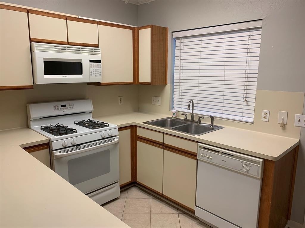 2910 Grants Lake Boulevard - Photo 9