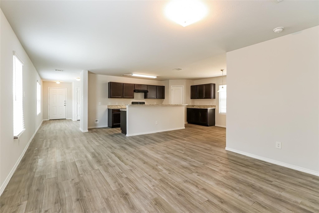 433 North Meadows Drive - Photo 3