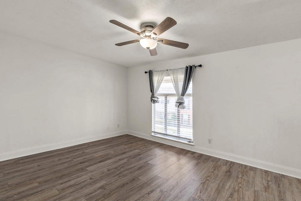 10788 Briar Forest Drive - Photo 9
