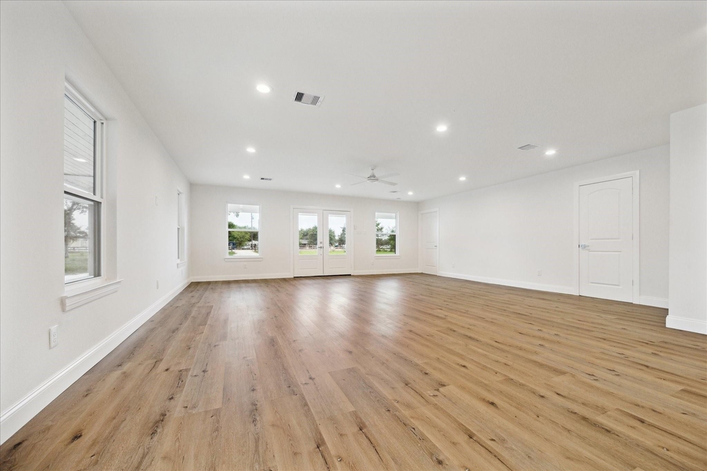 1935 Willow Road - Photo 7