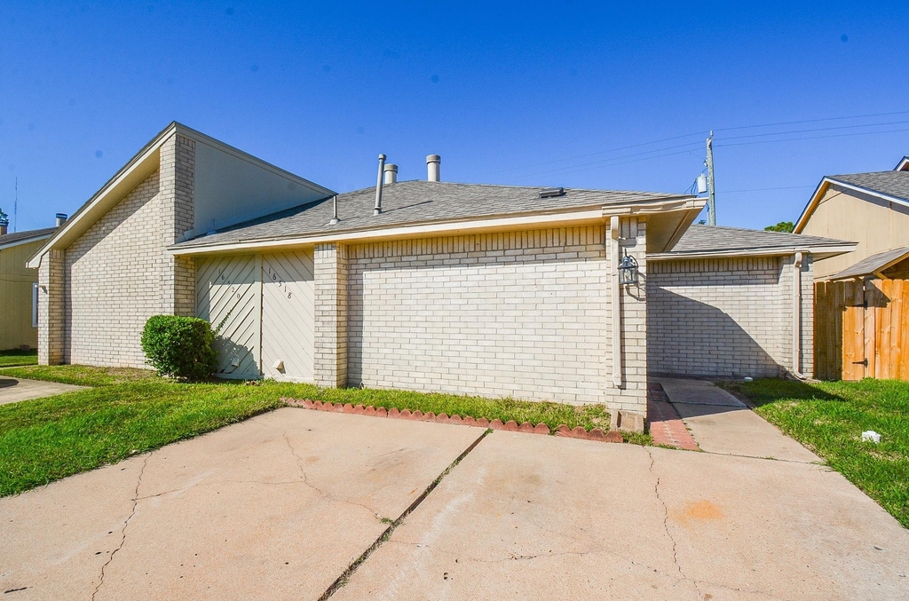 16518 Monte Carlo Lane - Photo 2