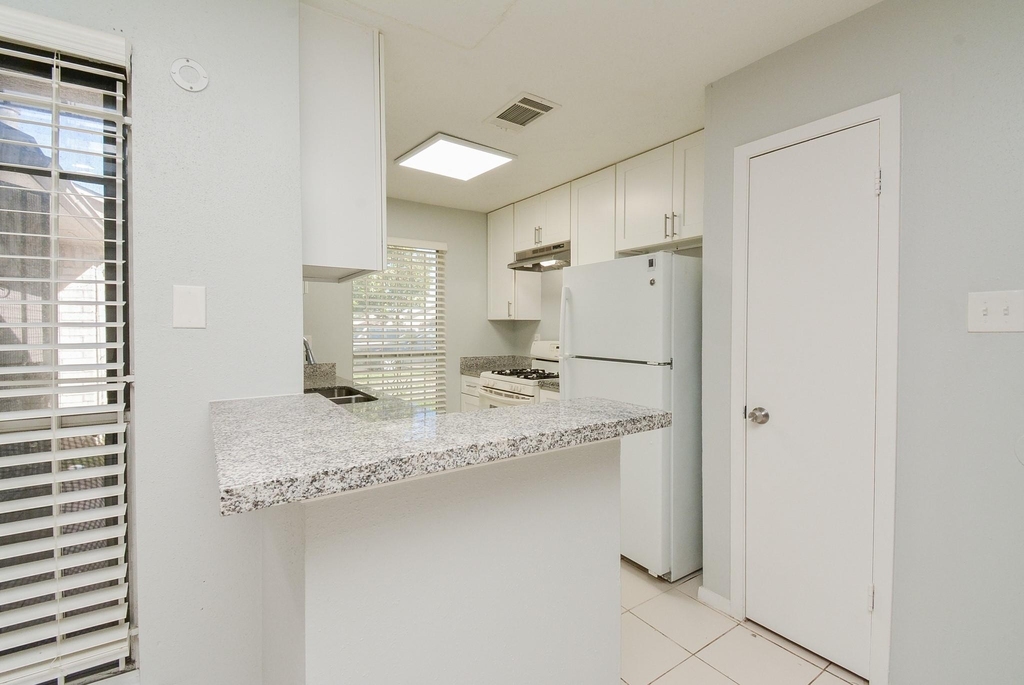 16518 Monte Carlo Lane - Photo 13