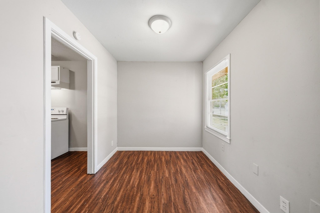 3025 Vance Avenue - Photo 5