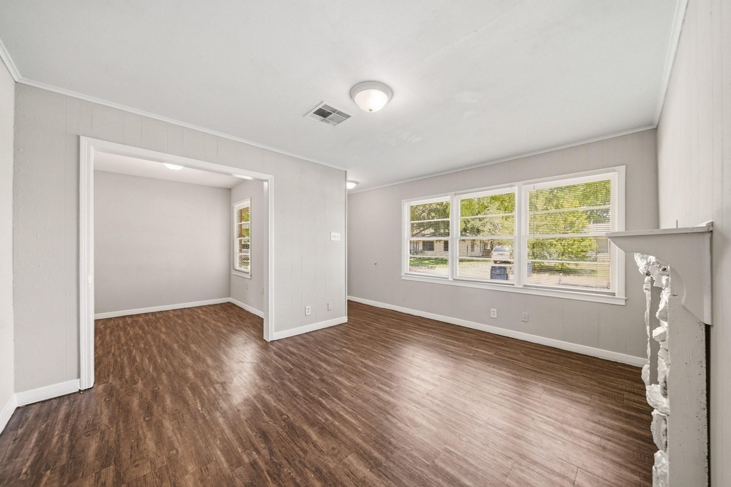 3025 Vance Avenue - Photo 4