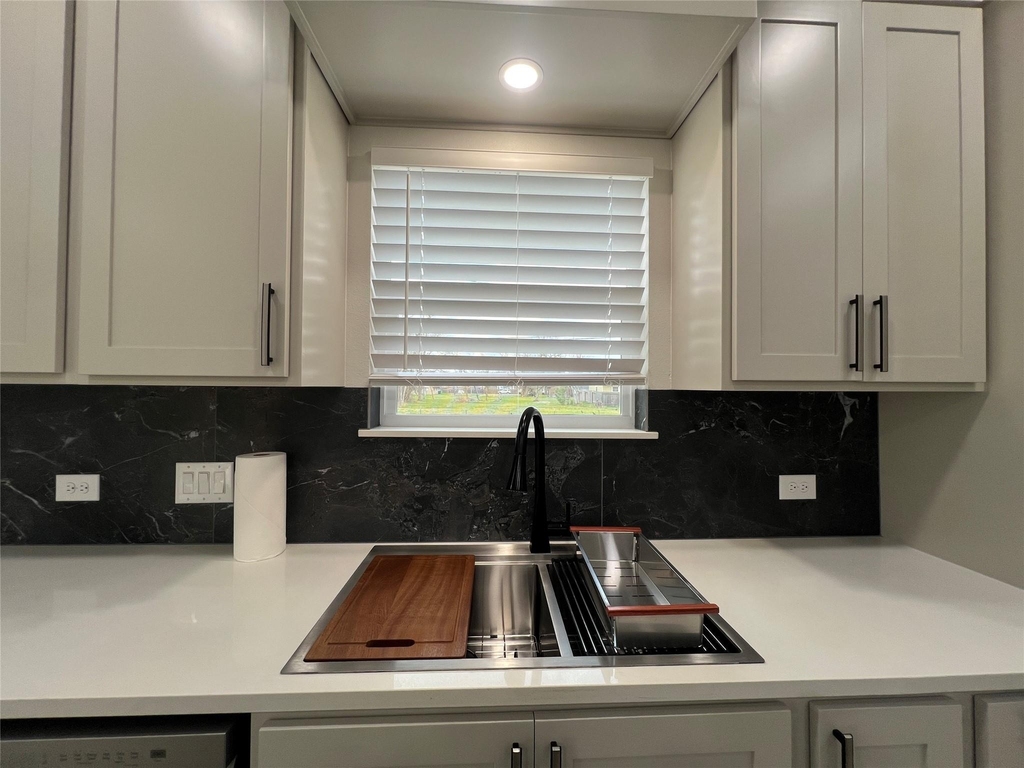 817 Center Street - Photo 8