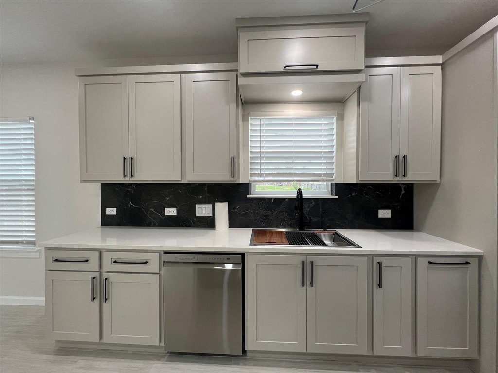 817 Center Street - Photo 7