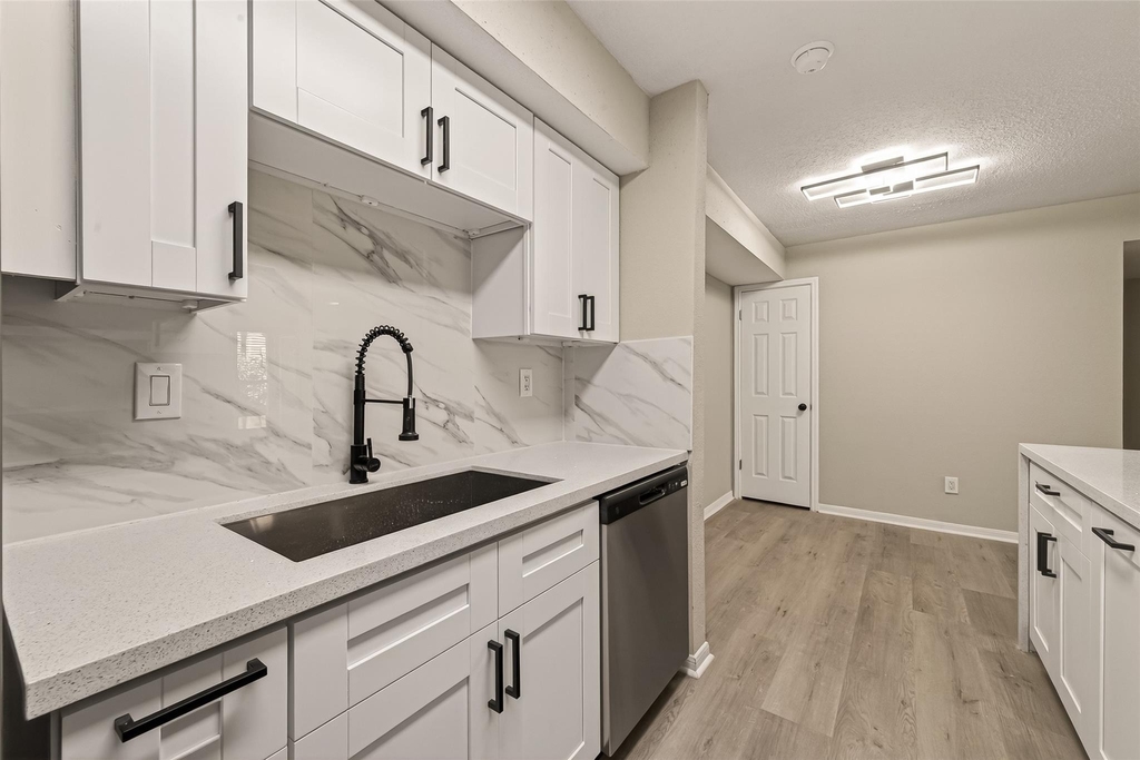 1860 White Oak Drive - Photo 16