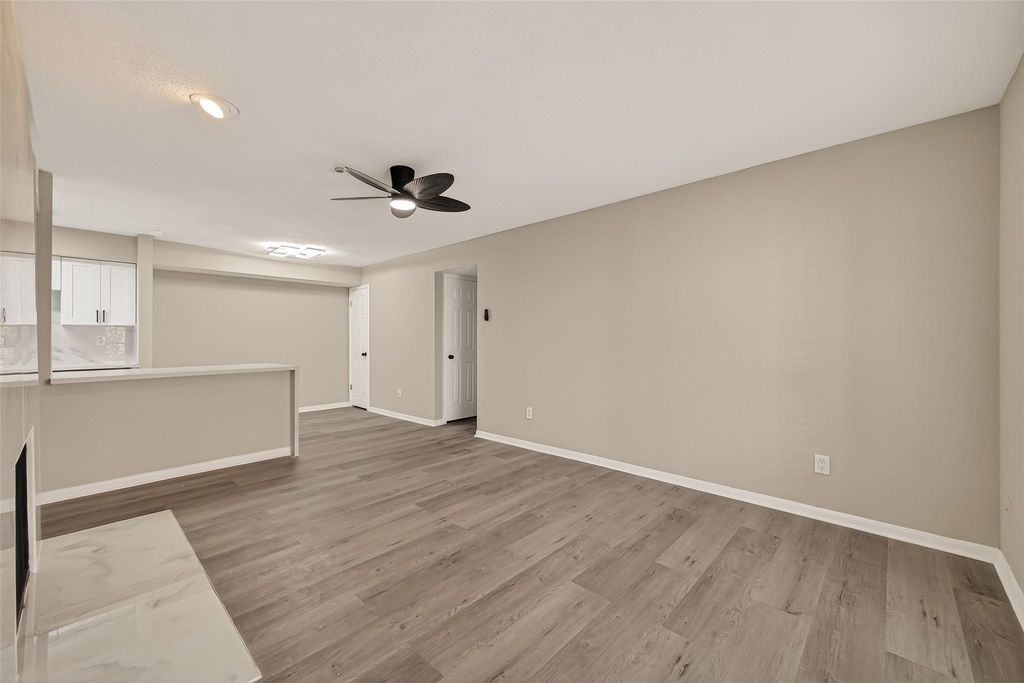1860 White Oak Drive - Photo 3