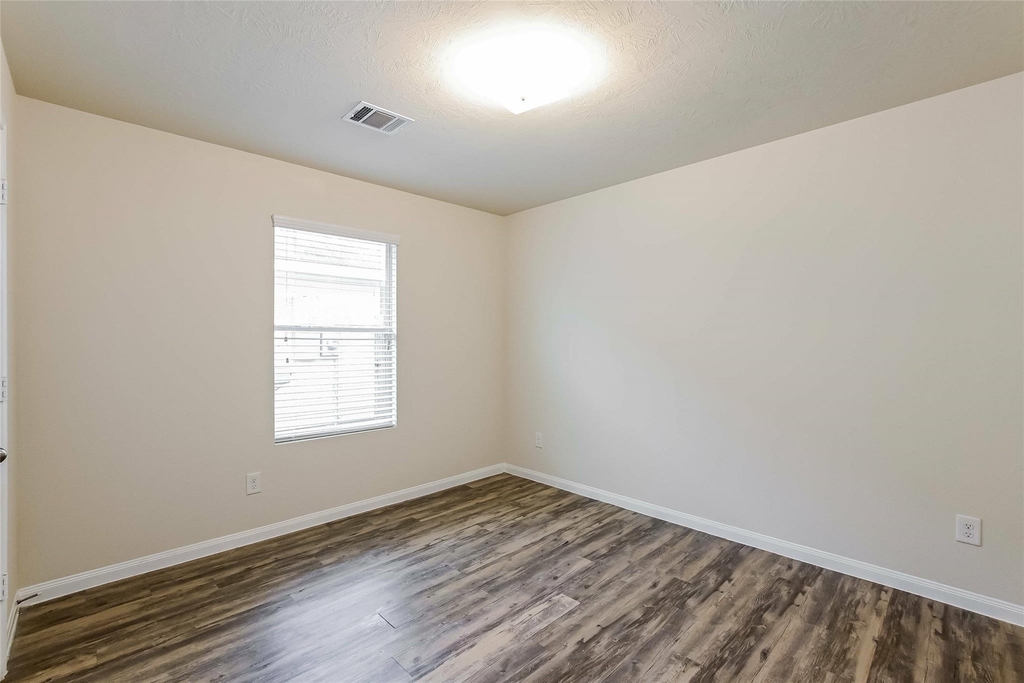 19047 Brescia Lane - Photo 7