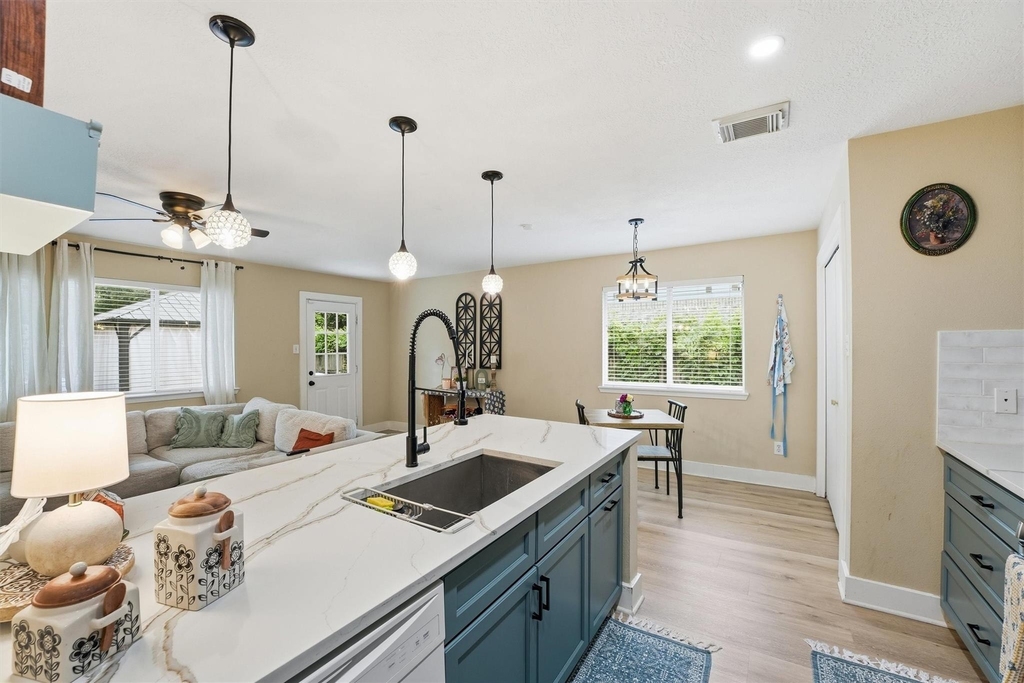 17207 Morning Star Avenue - Photo 2