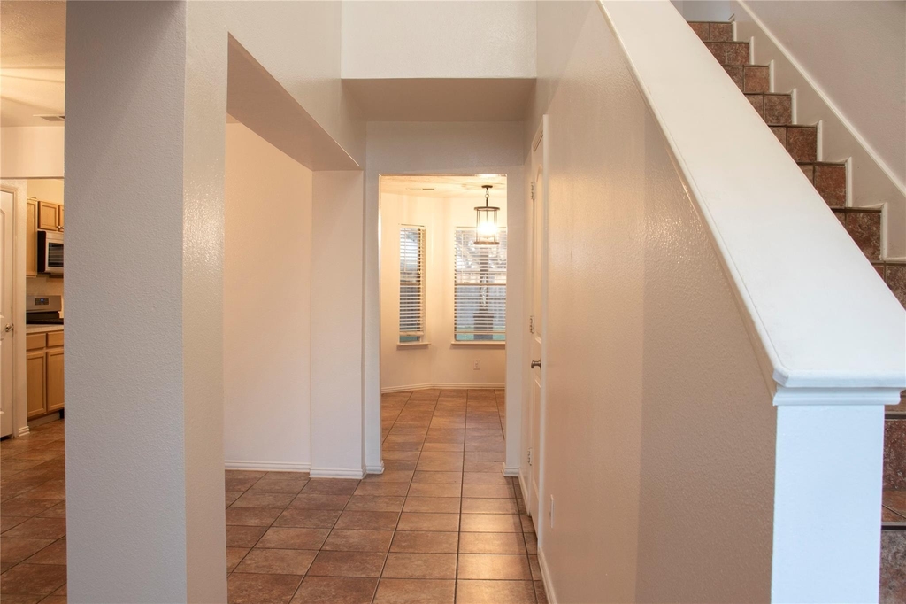 16130 Coleburn Drive - Photo 4