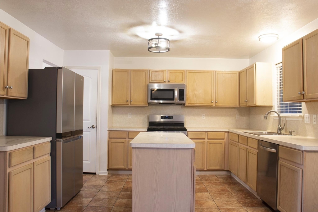 16130 Coleburn Drive - Photo 7