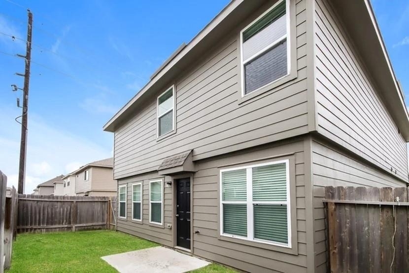 18602 Paddys Creek Trail - Photo 2