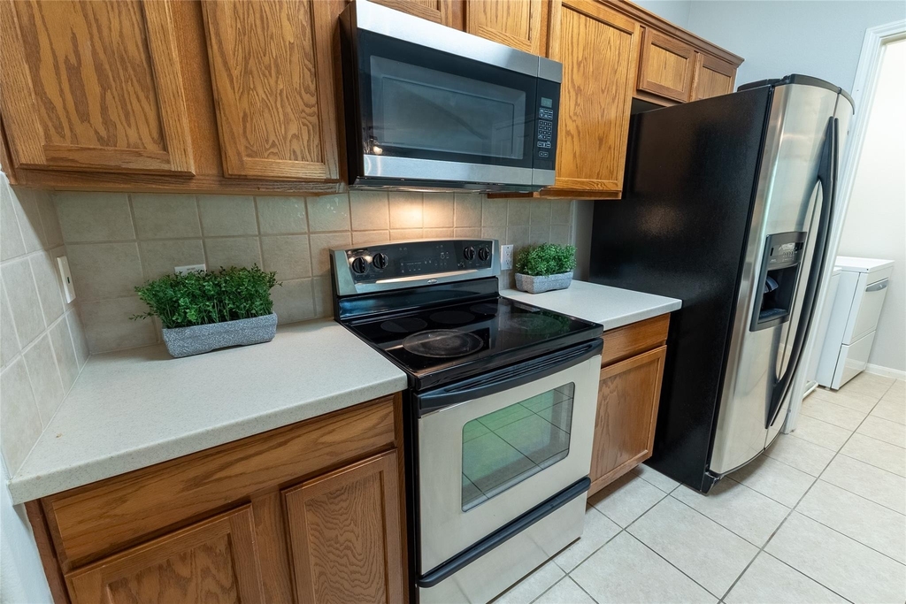6607 Lake Woodlands Drive - Photo 7