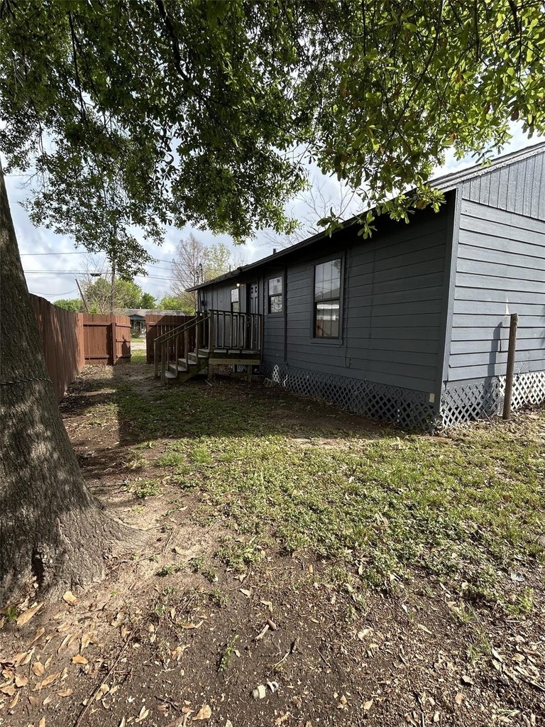 301 W Austin Avenue - Photo 7