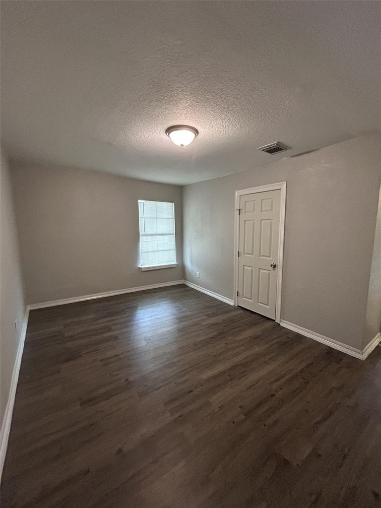 301 W Austin Avenue - Photo 6