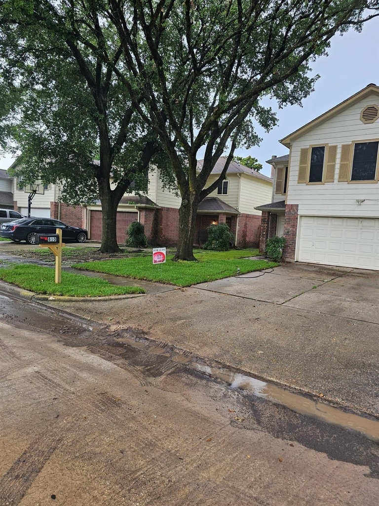 810 Oak West Drive - Photo 0