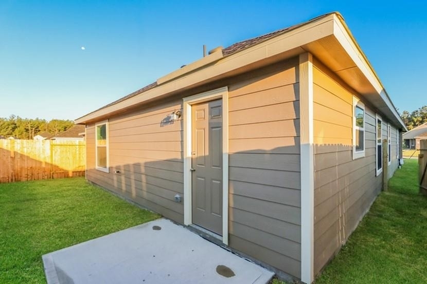 22332 Merlin Street - Photo 2