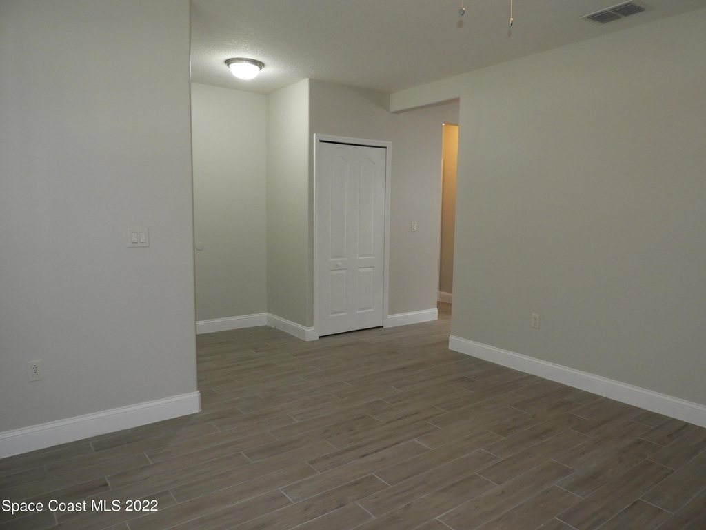 583 Hollow Glen Drive - Photo 5