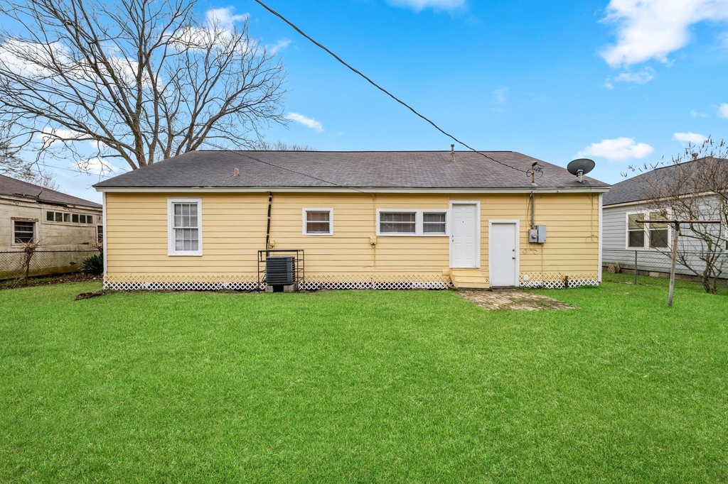 1130 17th Avenue N - Photo 11