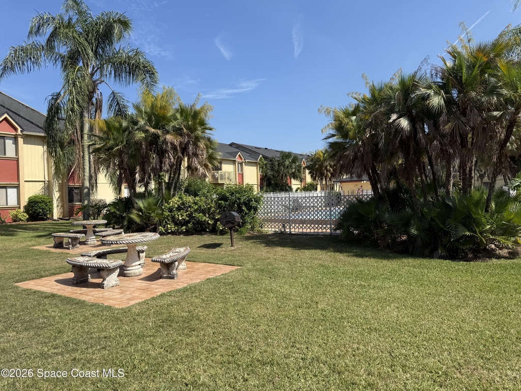 2100 Forest Knoll Drive Ne - Photo 4