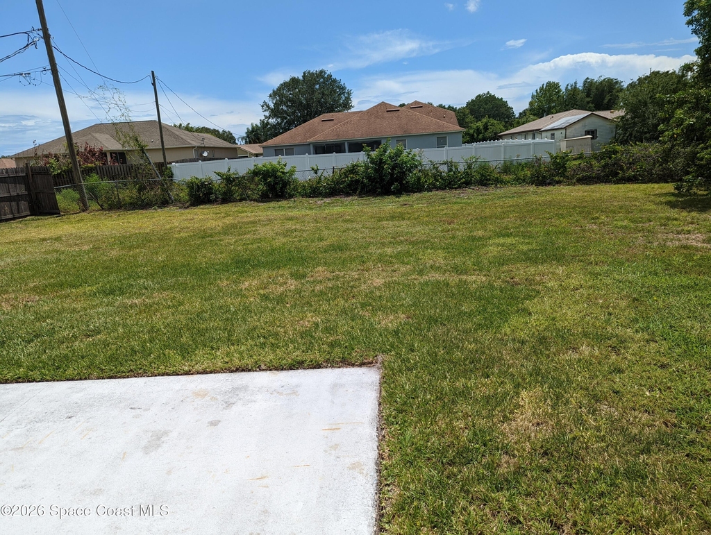 461 Ellington Avenue Se - Photo 9