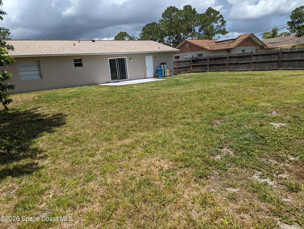 461 Ellington Avenue Se - Photo 10